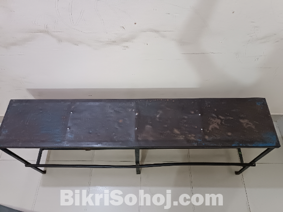 লোহার বেঞ্চ